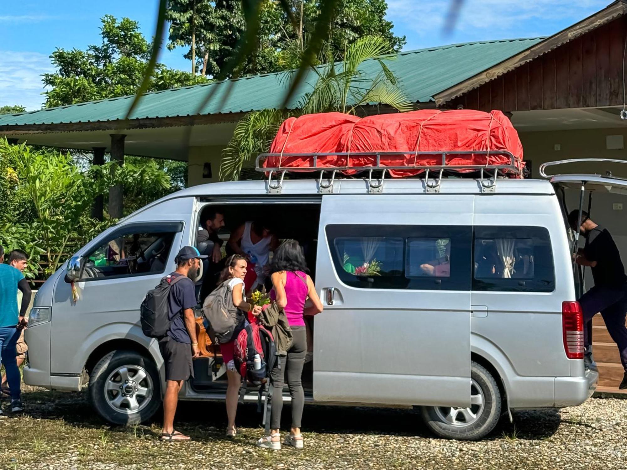 Greenland Safari, Sauraha Exterior foto
